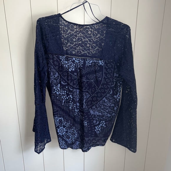 Love Stitch boho lace sleeve wrap crop top - Picture 4 of 12